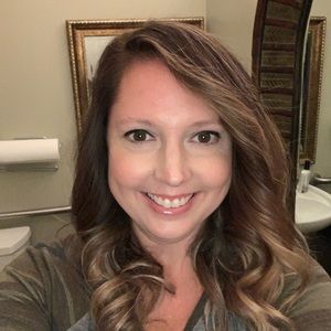 Meet your Posher, Lori